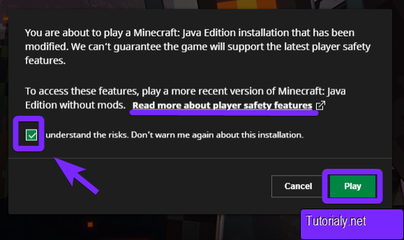 Minecraft Java Edition warning pop-up for modified installations, with the checkbox to acknowledge risks and the "Play" button highlighted.
